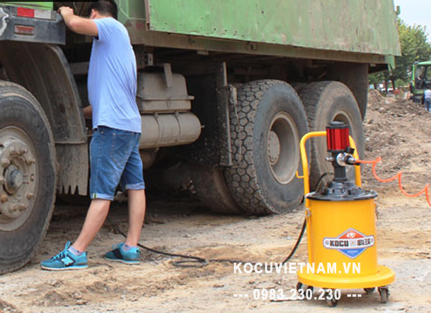 Máy bơm mỡ chạy bằng khí nén Kocu GZ-100
